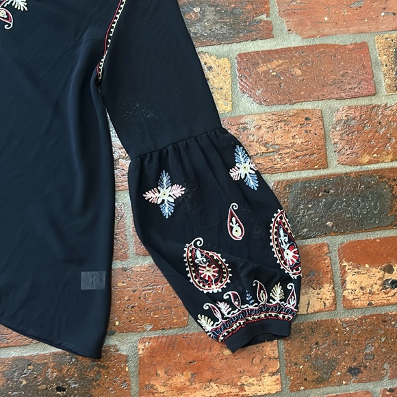 Love Sam (Revolve) Paisley Embroidered Long Sleeve Top szS - Picture 8 of 13
